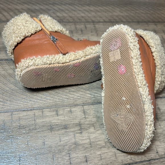 Gucci Leather and Shearling Boots - Picture 5 of 6